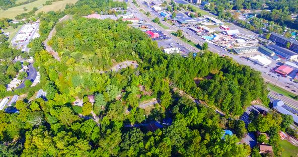 4020 Parkway , Pigeon Forge, TN 37863